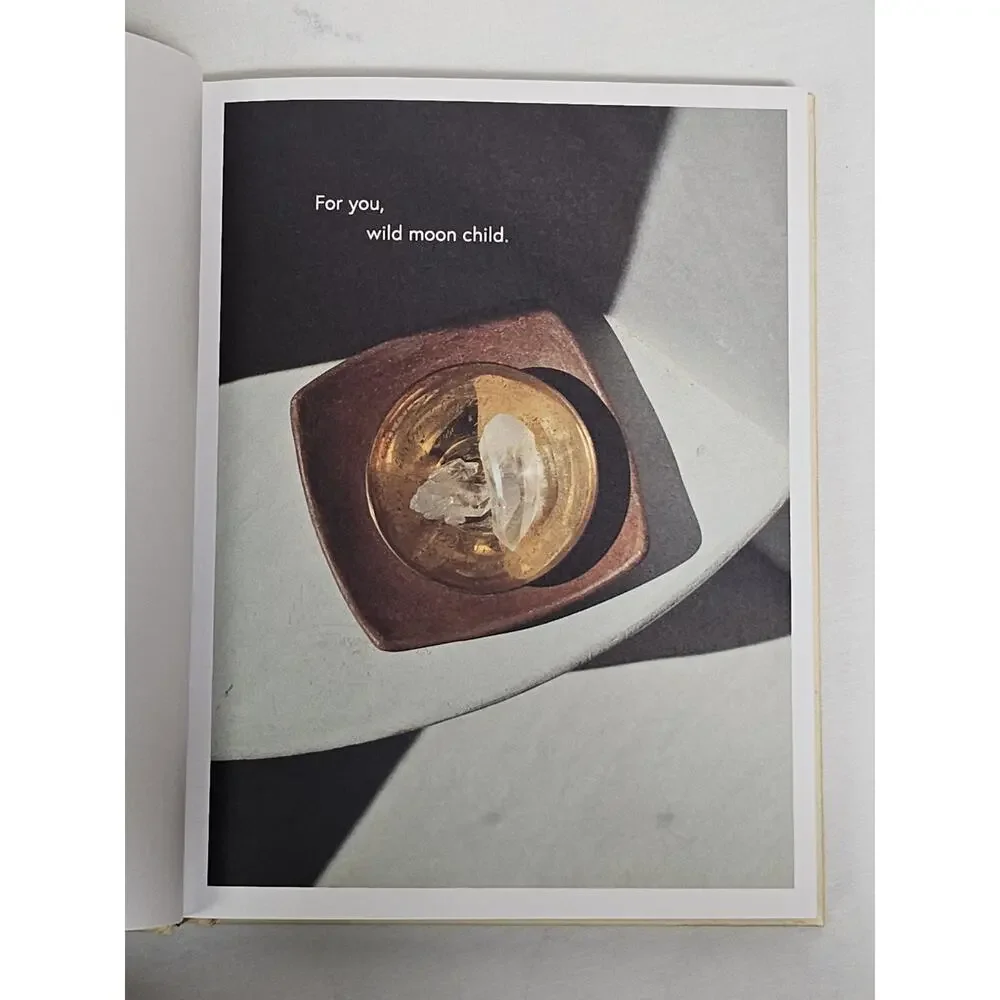 Moon Bath : Bathing Rituals and Recipes for Relaxation and Vitality - Picture 6 of 16